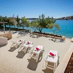 Villa Luxury Sea Side With Heated Pool