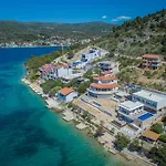 Luxury Sea Side With Heated Pool Villa
