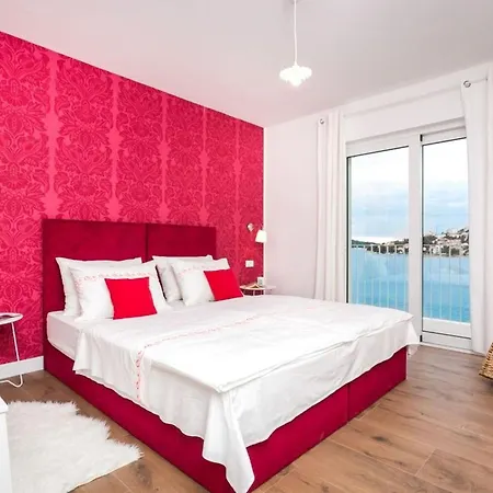 Luxury Sea Side With Heated Pool