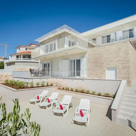 Luxury Sea Side With Heated Pool *