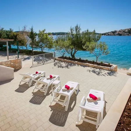 Villa Luxury Sea Side With Heated Pool