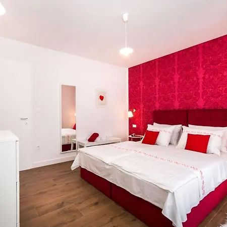 Luxury Sea Side With Heated Pool * Rogoznica (Sibenik-Knin)