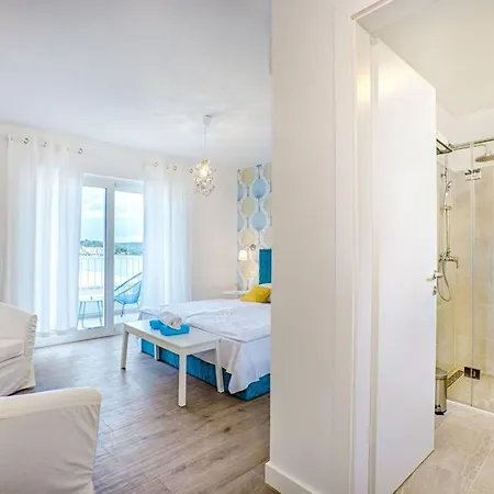Luxury Sea Side With Heated Pool Rogoznica (Sibenik-Knin)