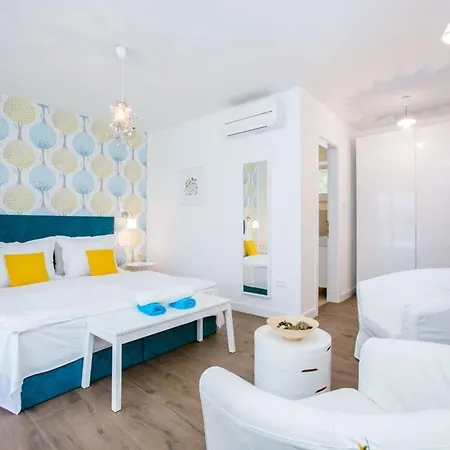 Luxury Sea Side With Heated Pool Rogoznica (Sibenik-Knin)