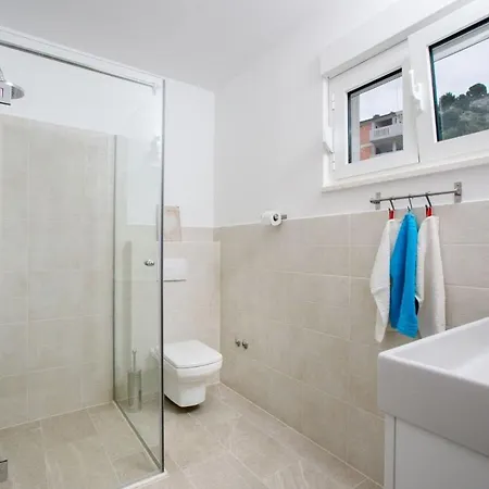 Luxury Sea Side With Heated Pool Villa *