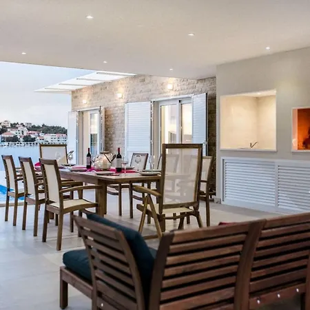 Luxury Sea Side With Heated Pool Villa Rogoznica (Sibenik-Knin)