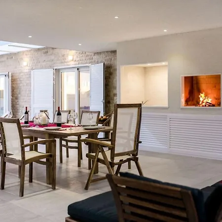 Luxury Sea Side With Heated Pool Rogoznica (Sibenik-Knin)
