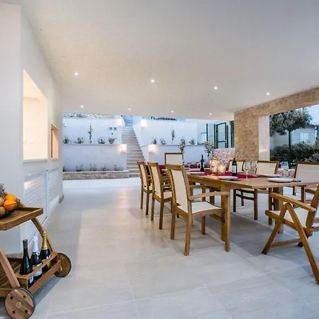 Villa Luxury Sea Side With Heated Pool *