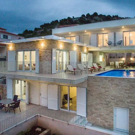 빌라 Luxury Sea Side With Heated Pool