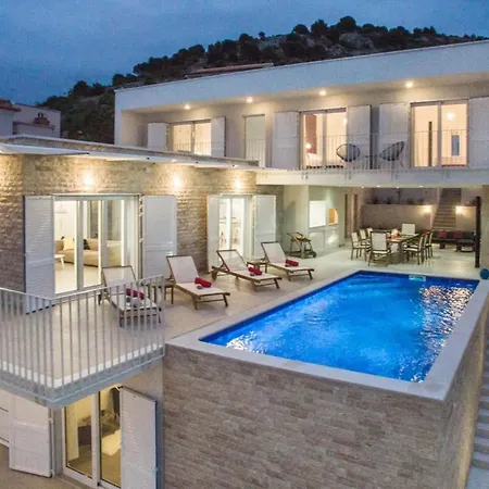 Luxury Sea Side With Heated Pool *