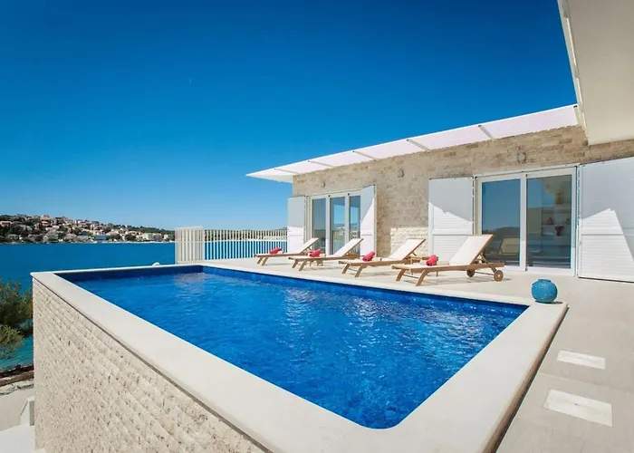 Luxury Sea Side With Pool *