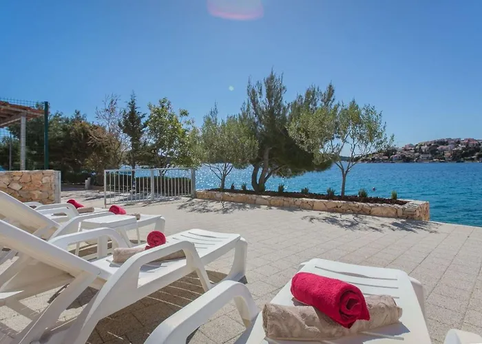 Luxury Sea Side With Pool Villa