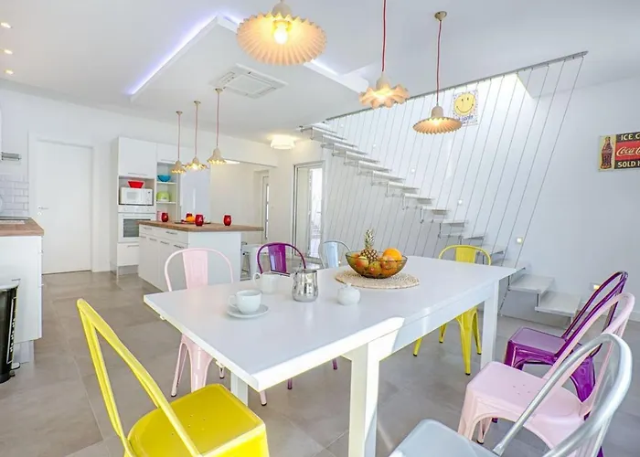 Villa Luxury Sea Side With Pool