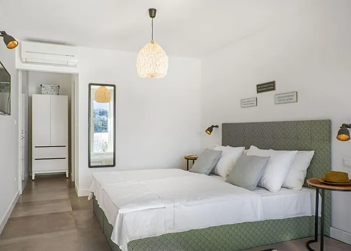 Luxury Sea Side With Pool