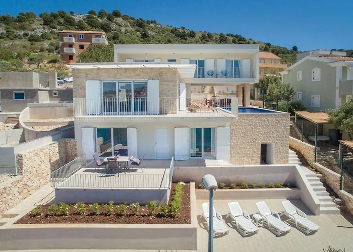 Villa Luxury Sea Side With Pool